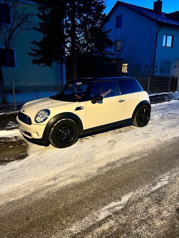 Gebraucht Mini Cooper 120 PS (88 kW) 2010 Weiß Kleinwagen