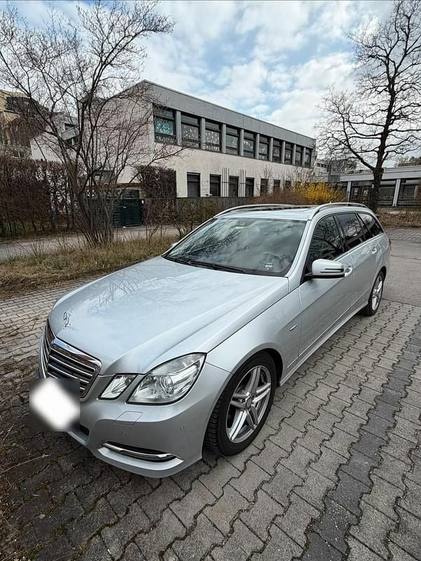 Gebraucht Mercedes E220 Avantgarde 170 PS (125 kW) 2011 Silber Kombi