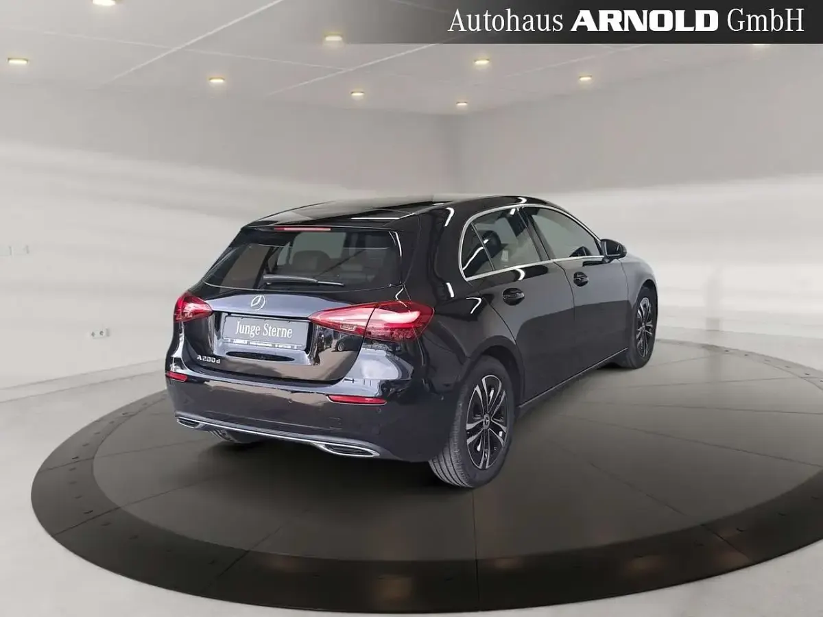 Gebraucht Mercedes A200 Progressive 150 PS (110 kW) 2025 Schwarz Limousine