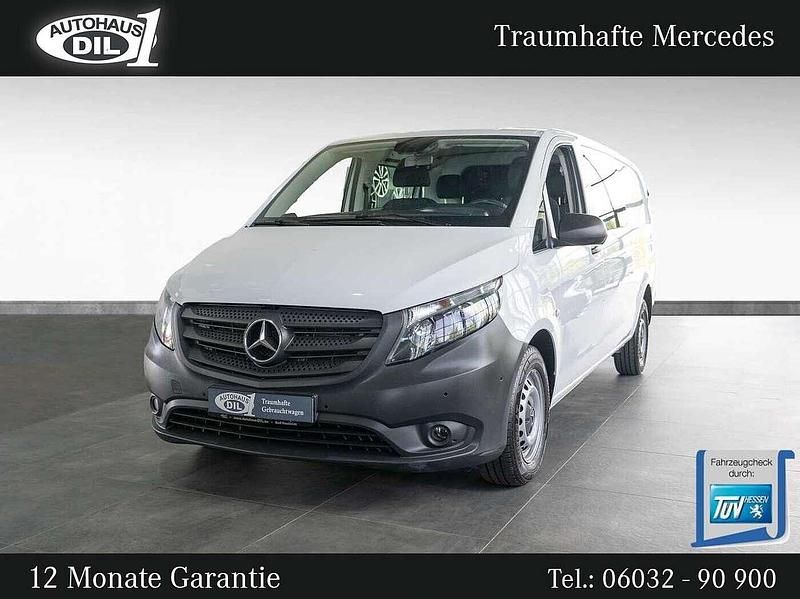 Weiß Gebraucht 2021 Mercedes Vito Van / Kleinbus | 24.650 € (Teuer) - Bild 1/3