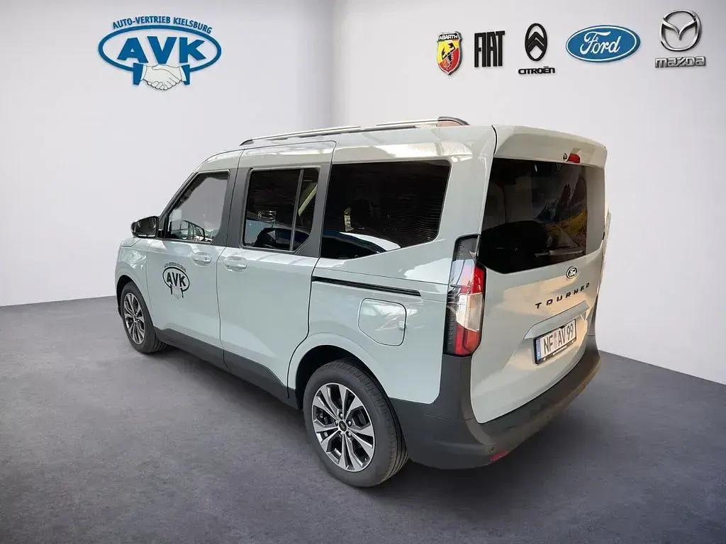 Gebraucht Ford Tourneo Courier Titanium 125 PS (91 kW) 2026 Grau Van / Kleinbus