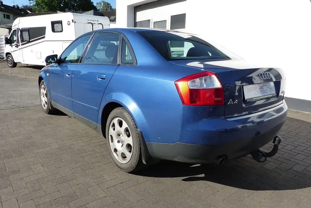 Gebraucht Audi A4 131 PS (96 kW) 2002 Blau Limousine