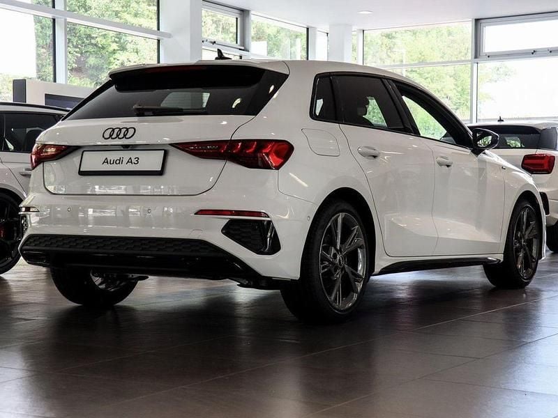 Gebraucht Audi A3 S-Line 150 PS (110 kW) 2024 Ibisweiß Limousine