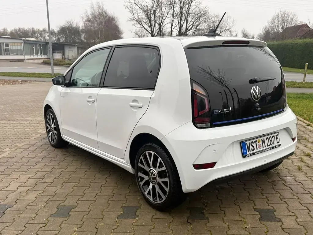 Second-hand VW e-up! Style 61 kW (83 CP) 2020 Alb Hatchback
