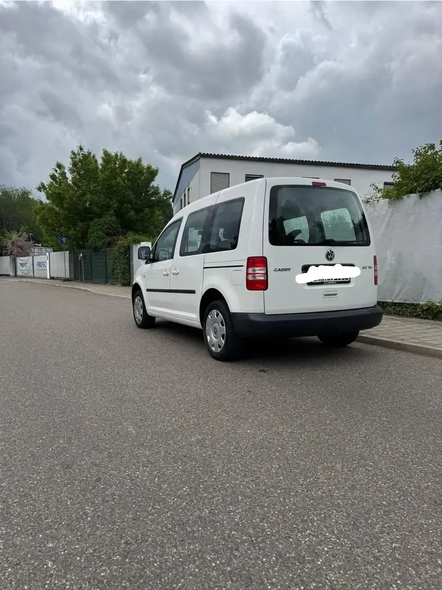 Używany VW Caddy 140 KM (102 kW) 2011 Biały Minivan