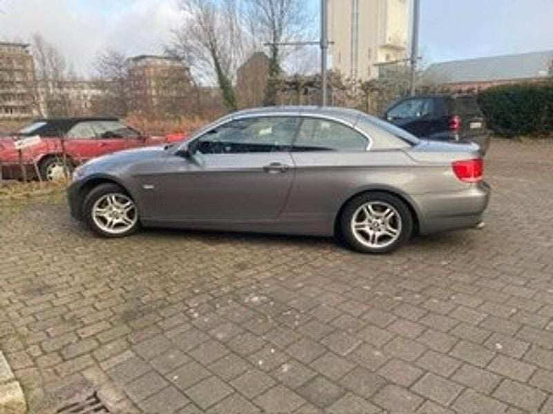 Gebraucht BMW 320 Cabriolet 170 PS (125 kW) 2007 Grau Cabrio