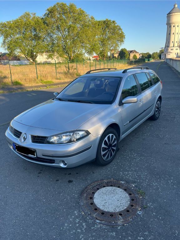 Silber Gebraucht 2005 Renault Laguna GrandTour Kombi | 1.850 € (Fairer Preis) - Bild 1/2