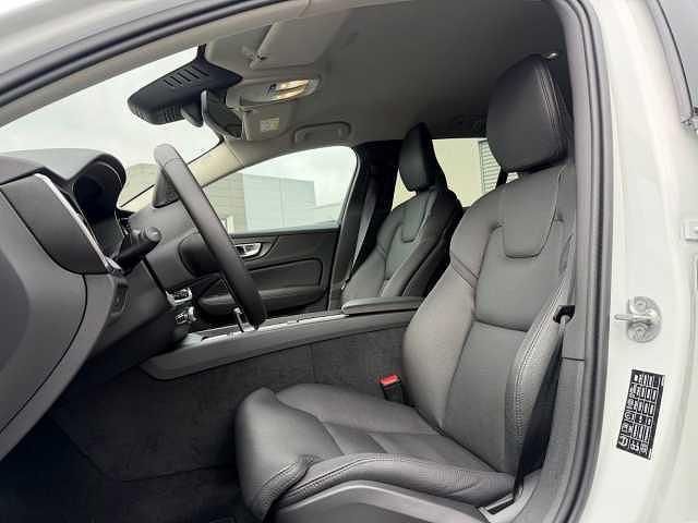 Gebraucht Volvo V60 145 PS (106 kW) 2024 Kombi