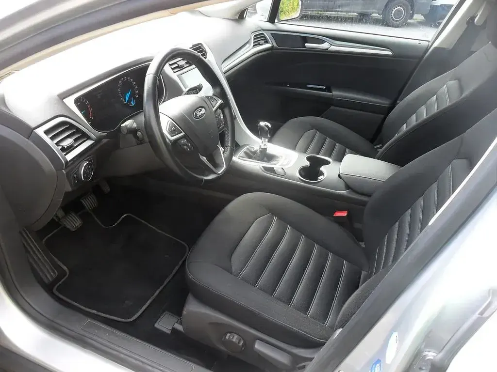 Gebraucht Ford Mondeo 165 PS (121 kW) 2019 Silber Limousine