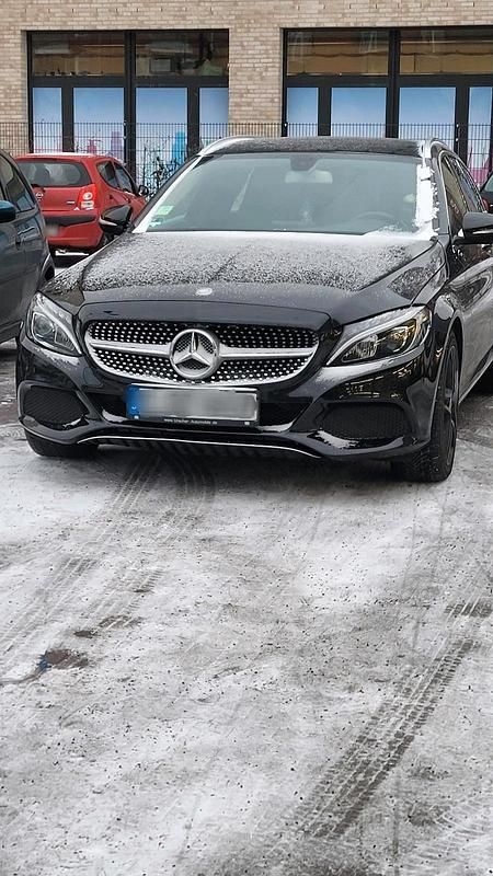 Gebraucht Mercedes C220 170 PS (125 kW) 2015 Schwarz Kombi
