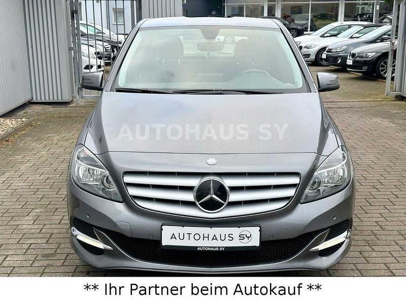 Gebraucht Mercedes B200 156 PS (114 kW) 2015 Grau Van / Kleinbus