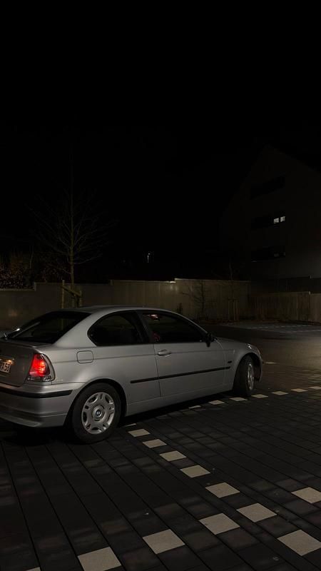 Gebraucht BMW 316 Compact 115 PS (84 kW) 2002 Silber Kleinwagen