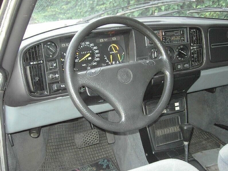 Gebraucht Saab 900 150 PS (110 kW) 1987 Silber Kleinwagen