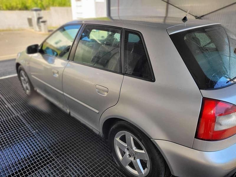 Gebraucht 2002 Audi A3 Ambiente Limousine | 1.800 € (Teuer) - Bild 1/4