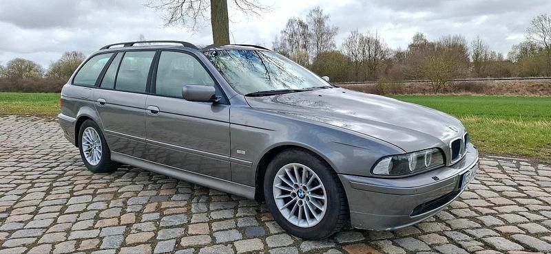 Gebraucht BMW 525 163 PS (119 kW) 2003 Grau Kombi