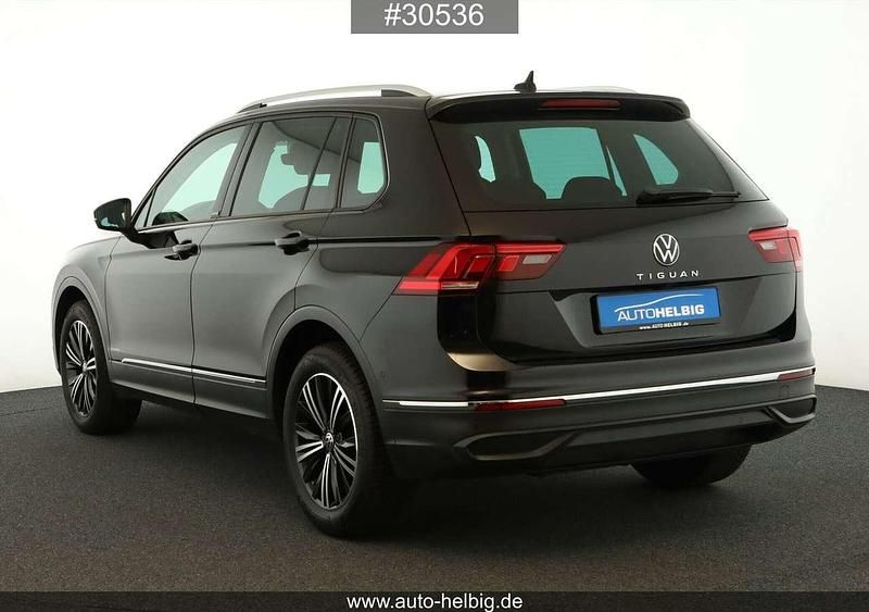 Gebraucht VW Tiguan Active 150 PS (110 kW) 2022 Schwarz SUV