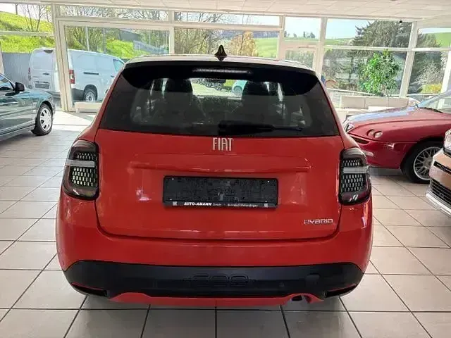 Usado Fiat 600 101 CV (74 kW) 2024 Naranja SUV