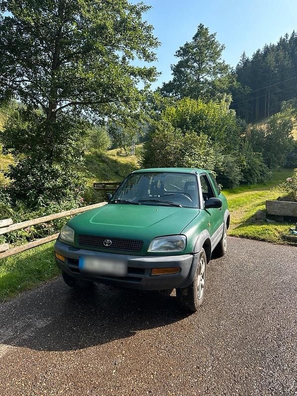 Grün Gebraucht 1996 Toyota RAV4 SUV | 3.499 € (Fairer Preis) - Bild 1/4