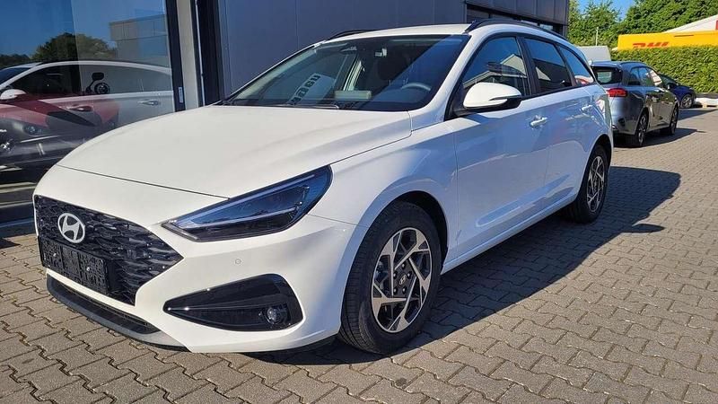 Weiß Neu 2025 Hyundai i30 Kombi | 24.085 € (Guter Preis) - Bild 1/4