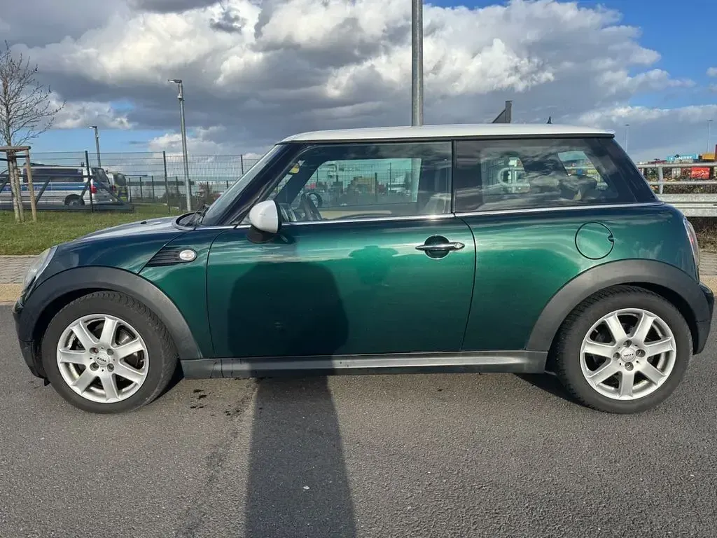 Usado Mini Cooper D 109 HP (80 kW) 2008 Verde Citadino