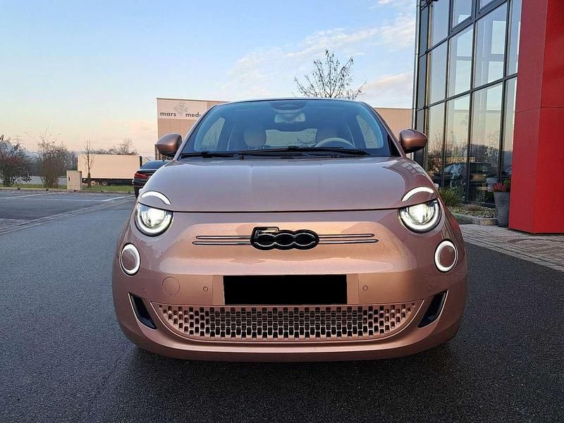 Gebraucht Fiat 500e La Prima 86 kW (118 PS) 2022 Rosegold metallic Kleinwagen