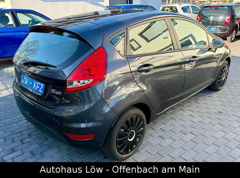 Gebraucht Ford Fiesta 82 PS (60 kW) 2010 Grau Kleinwagen