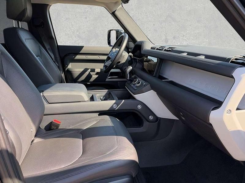 Gebraucht Land Rover Defender 249 PS (183 kW) 2023 Schwarz SUV