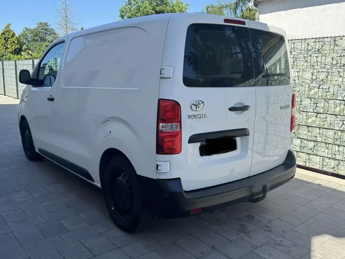 Gebraucht Toyota Proace 116 PS (85 kW) 2018 Weiß Van / Kleinbus