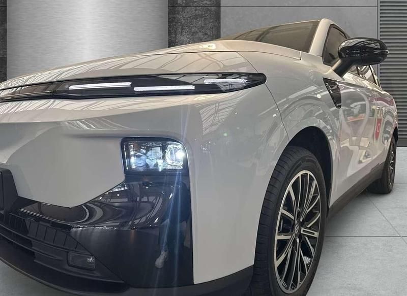 Neu Leapmotor B10 160 kW (218 PS) 2026 Galaxy silver SUV