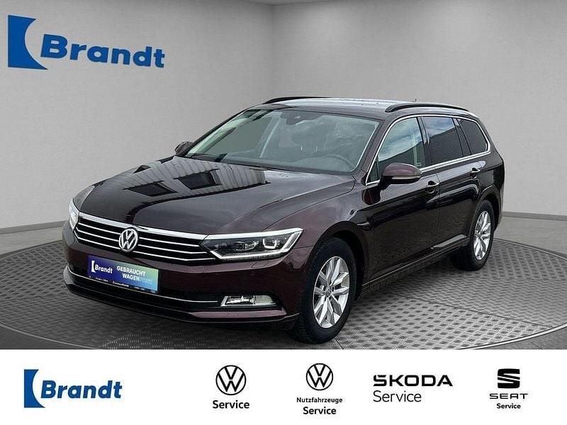 Rot Gebraucht 2017 VW Passat Comfortline Kombi | 15.890 € (Superpreis) - Bild 1/3