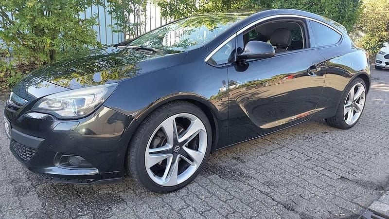 Gebraucht Opel Astra GTC Innovation 165 PS (121 kW) 2012 Schwarz Coupé