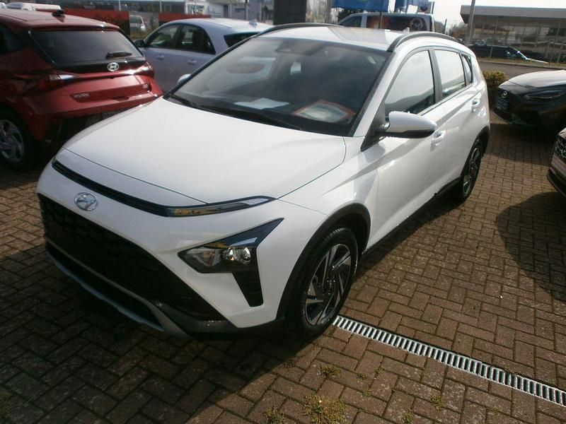 Weiß Gebraucht 2024 Hyundai Bayon Select SUV | 18.990 € (Fairer Preis) - Bild 1/4