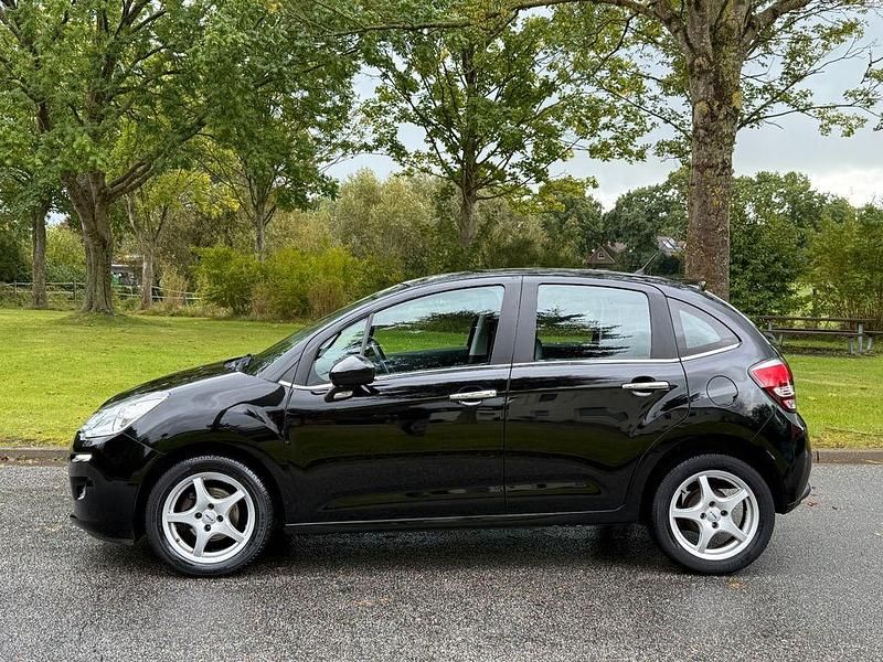 Schwarz Gebraucht 2016 Citroën C3 SELECTION Kleinwagen | 6.400 € (Fairer Preis) - Bild 1/4