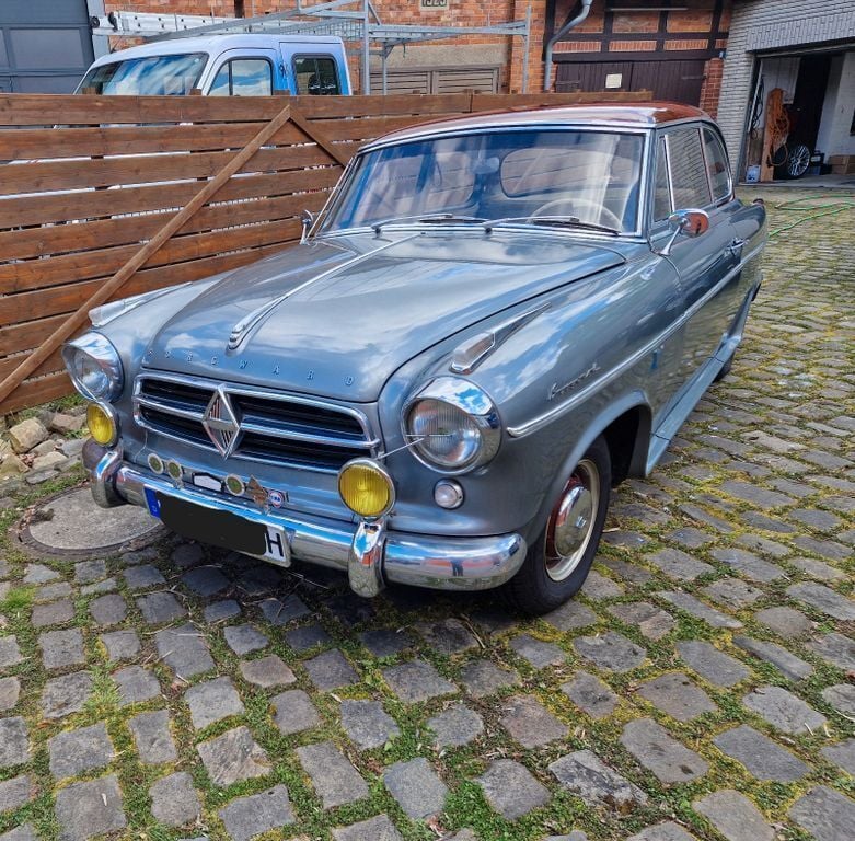 Grau Gebraucht 1960 Borgward Isabella Limousine | 18.000 € - Bild 1/4