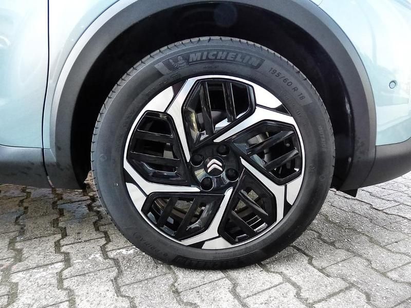 Gebraucht Citroën C4 Shine 131 PS (96 kW) 2023 Gruen Limousine