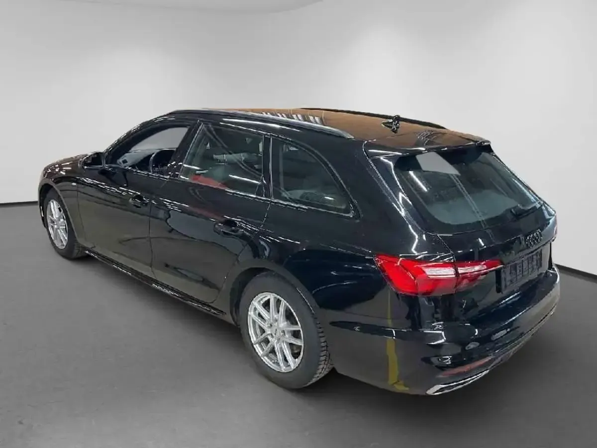 Gebraucht Audi A4 S-Line 150 PS (110 kW) 2022 Schwarz Kombi