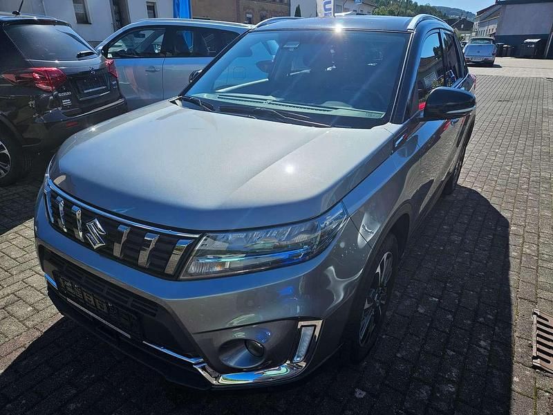 Gebraucht Suzuki Vitara Comfort+ 140 PS (102 kW) 2021 Galactic / cosmic black SUV