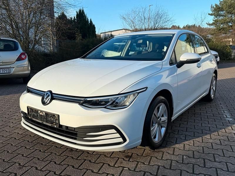 Gebraucht VW Golf VII 116 PS (85 kW) 2021 Weiß Kleinwagen