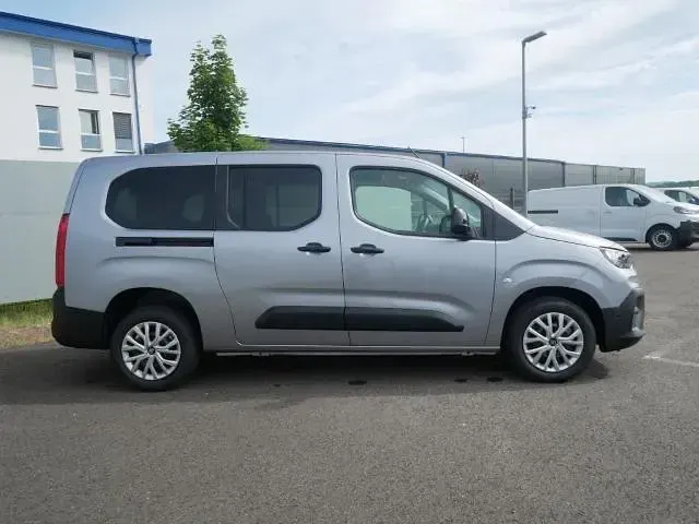 Neu Fiat Doblò Comfort 131 PS (96 kW) 2026 Libeccio blau metallic Van / Kleinbus