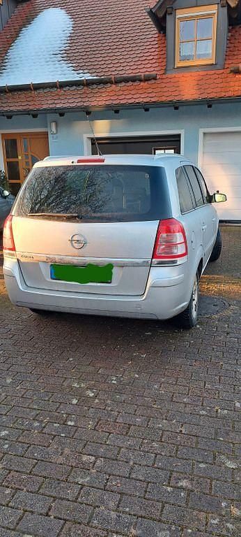 Gebraucht Opel Zafira Edition 140 PS (102 kW) 2009 Silber Van / Kleinbus