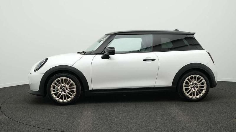 Gebraucht Mini Cooper S Favoured 204 PS (150 kW) 2024 Weiß Kleinwagen