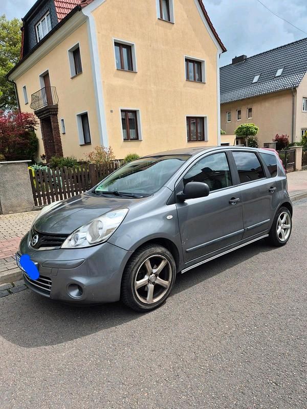 Gebraucht Nissan Note I-Way 88 PS (64 kW) 2011 Silber Kleinwagen