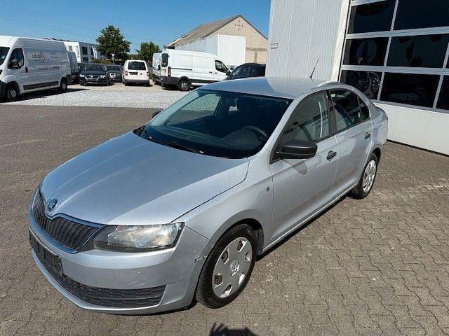 Silber Gebraucht 2013 Skoda Rapid Active Limousine | 3.999 € (Guter Preis) - Bild 1/4