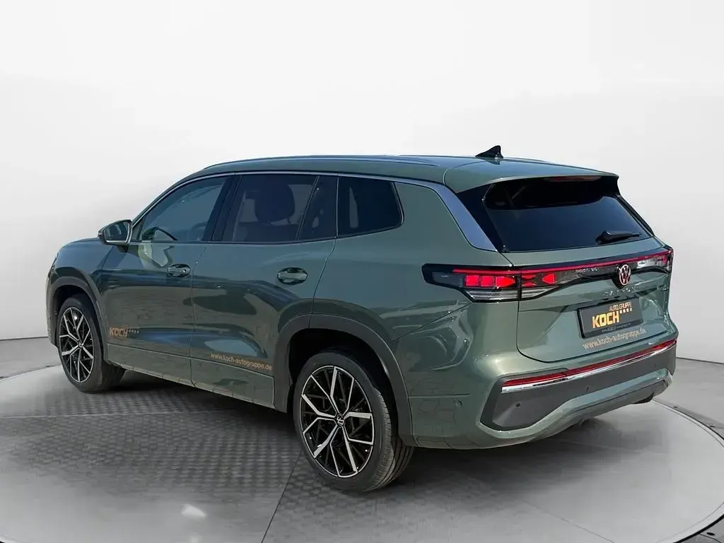 Gebraucht VW Tayron Elegance 194 PS (142 kW) 2026 Cipressinogrün metallic SUV
