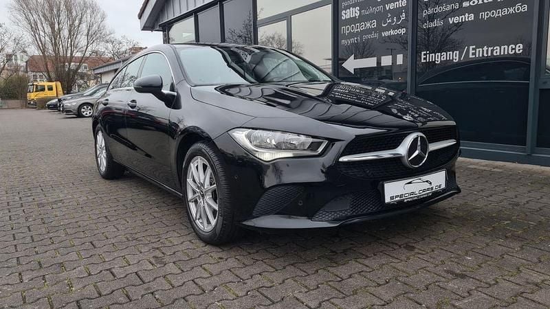 Gebraucht Mercedes CLA180 Shooting Brake 116 PS (85 kW) 2020 Schwarz Kombi