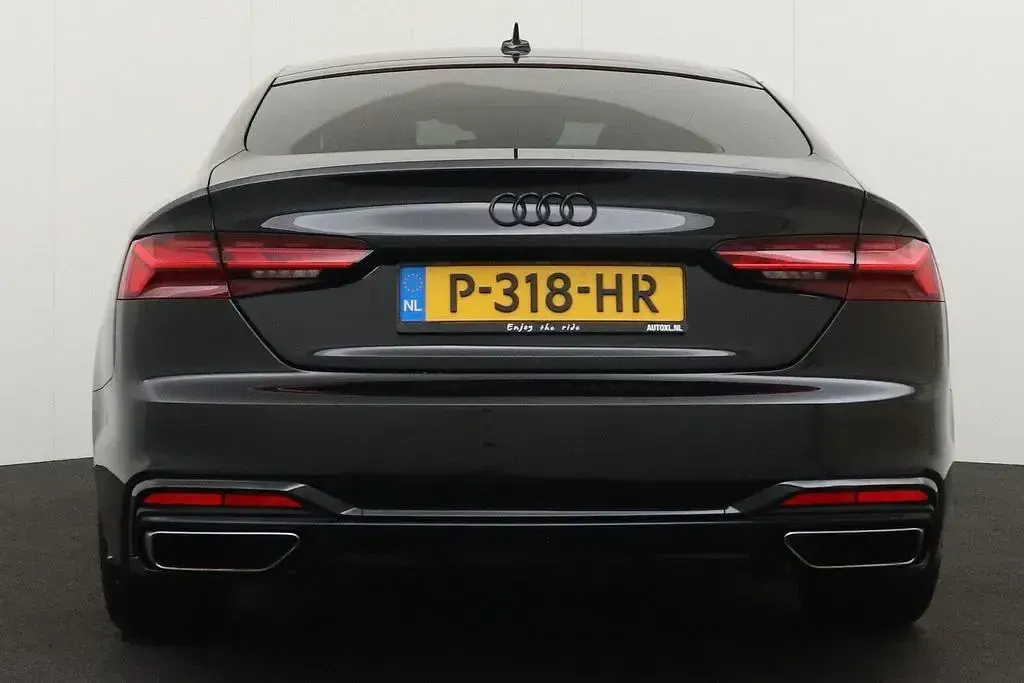 Gebraucht Audi A5 Sportback Competition 150 PS (110 kW) 2022 Schwarz Kleinwagen