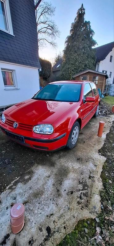 Gebraucht VW Golf IV 100 PS (73 kW) 2000 Rot Kleinwagen
