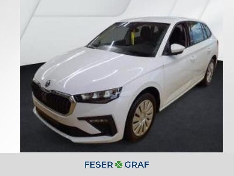 Moon weiss perleffekt Gebraucht 2025 Skoda Scala Essence Kleinwagen | 17.840 € (Superpreis) - Bild 1/4