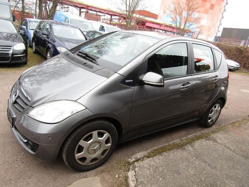 Grau Gebraucht 2010 Mercedes A160 Limousine | 1.490 € (Fairer Preis) - Bild 1/4