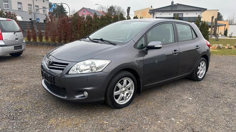 Gebraucht Toyota Auris 98 PS (72 kW) 2010 Grau Kleinwagen